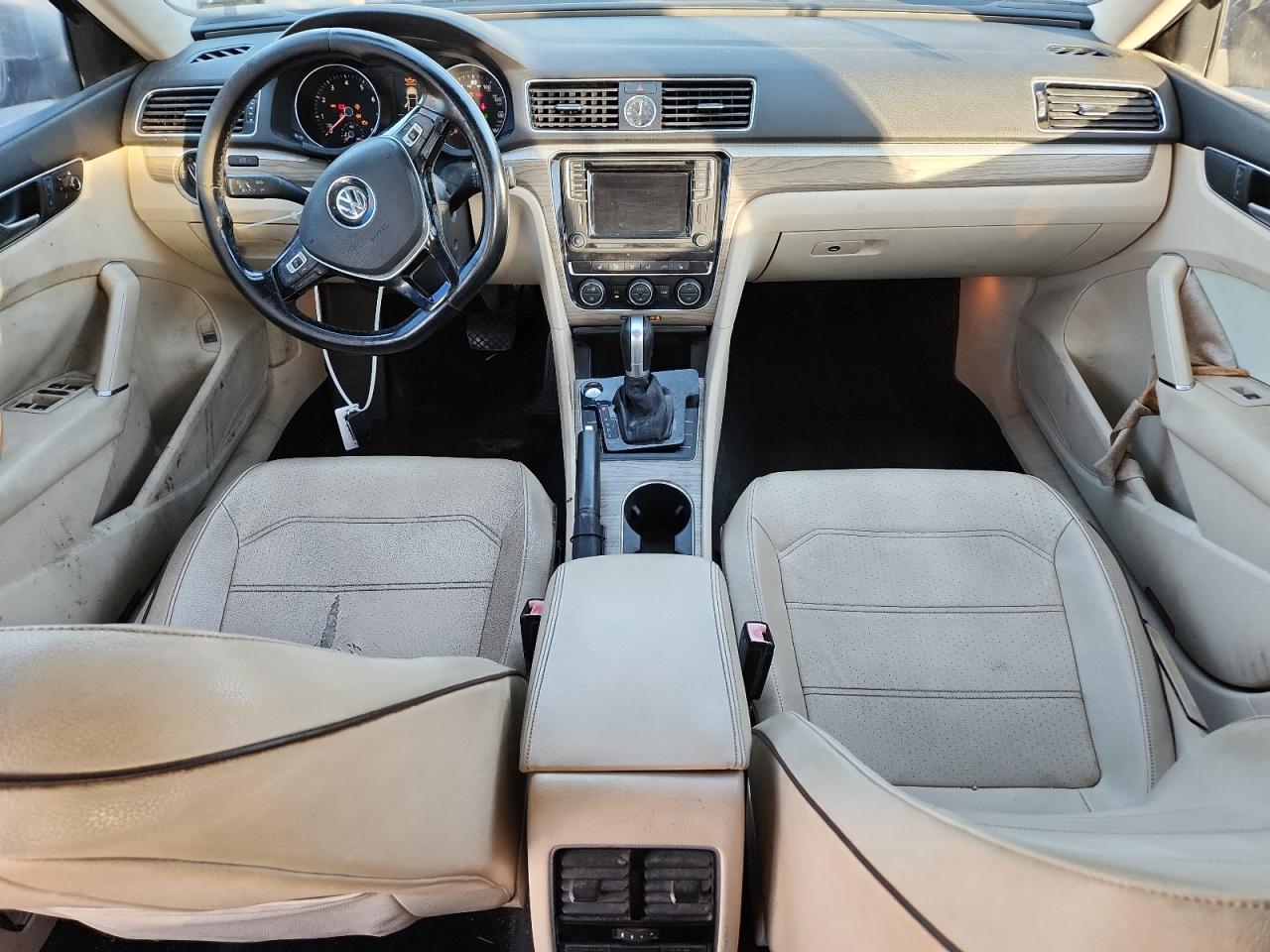 VOLKSWAGEN PASSAT SE