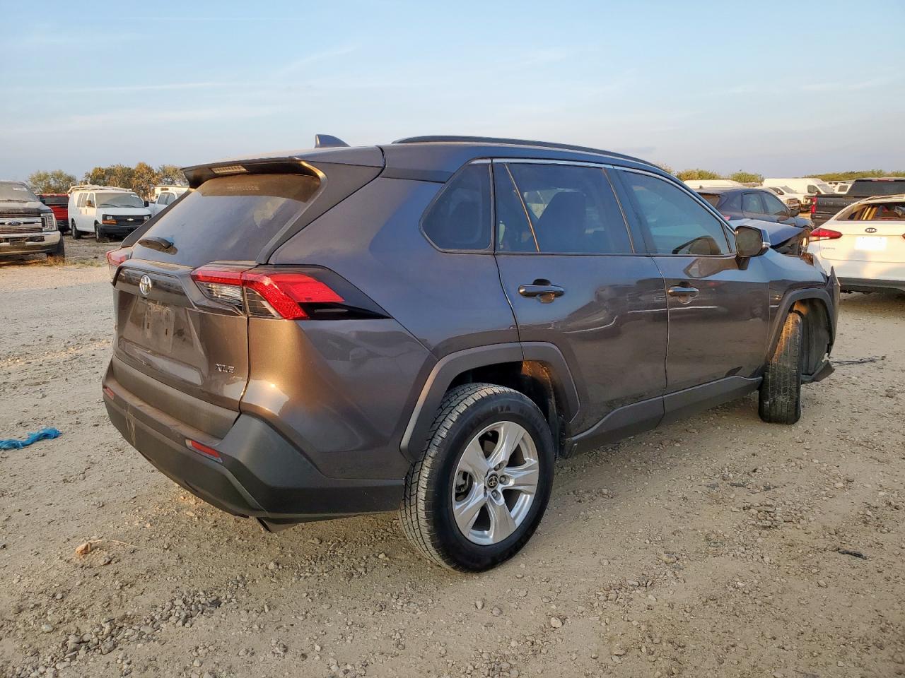 TOYOTA RAV4 XLE