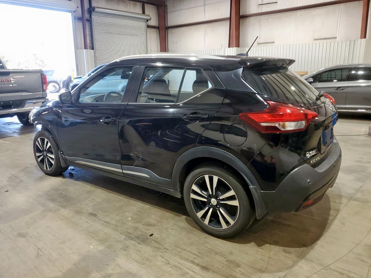 NISSAN KICKS SR
