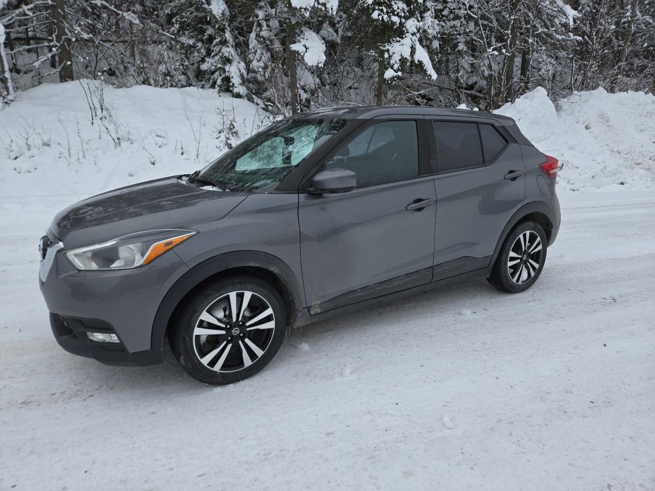 NISSAN KICKS S