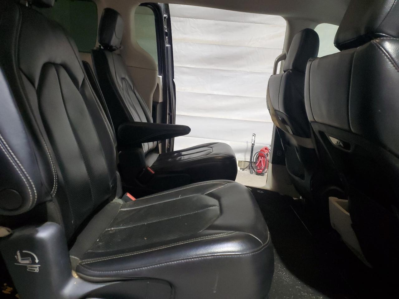 CHRYSLER PACIFICA TOURING L