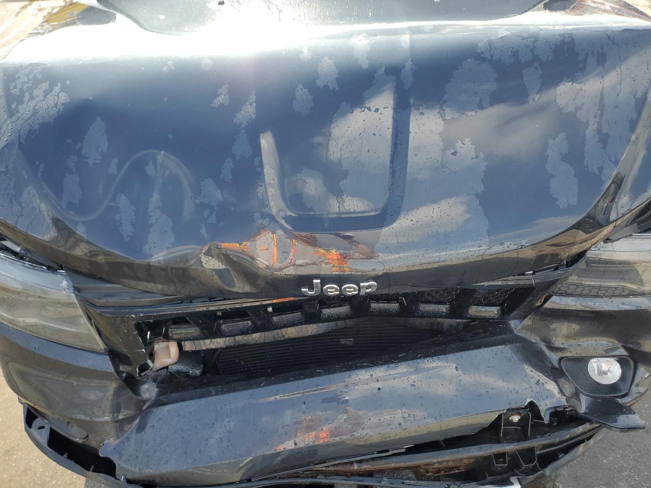 JEEP GRAND CHEROKEE LAREDO