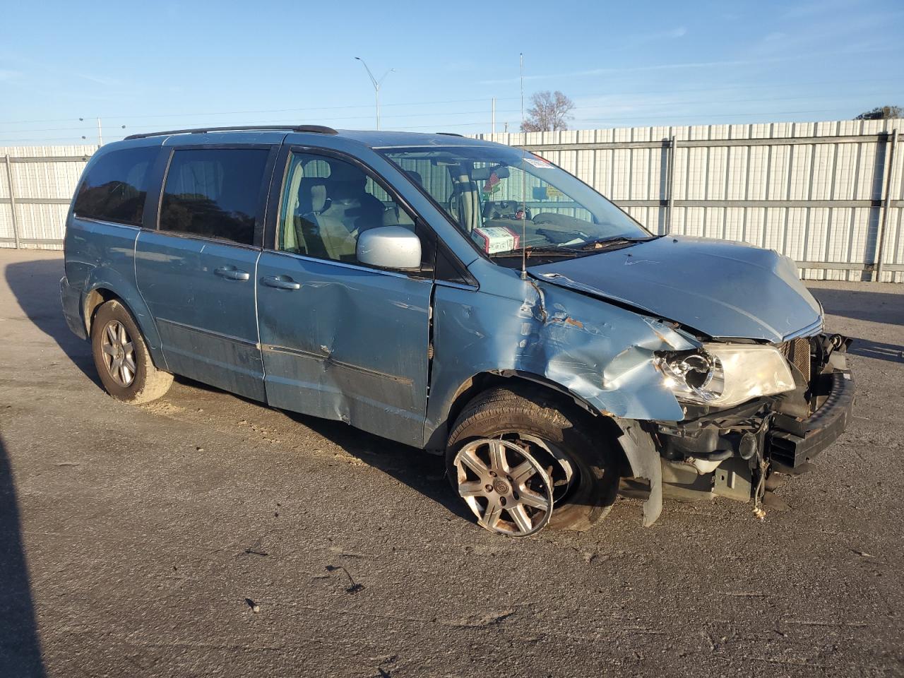 CHRYSLER TOWN & COUNTRY TOURING