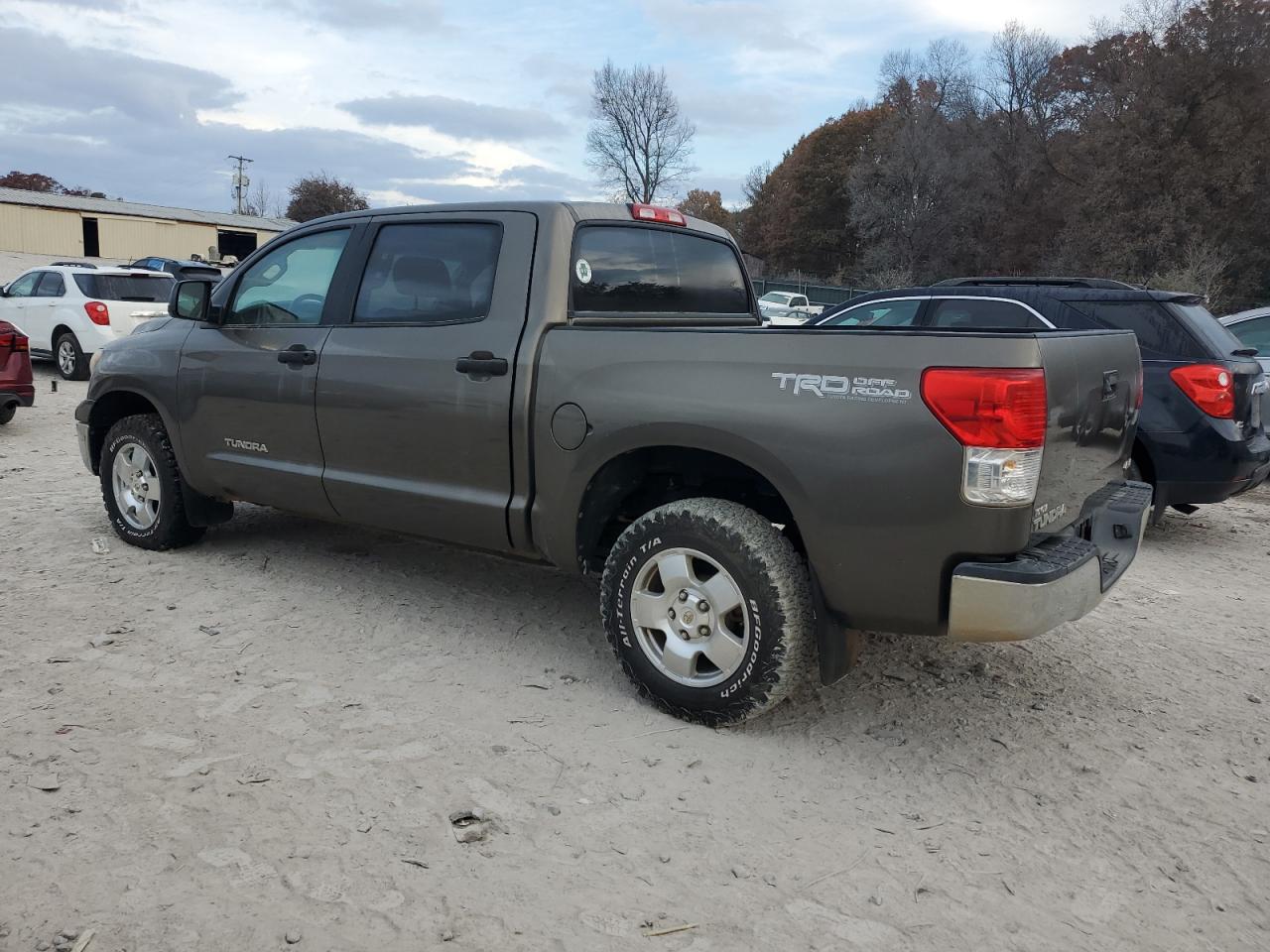 TOYOTA TUNDRA CREWMAX SR5