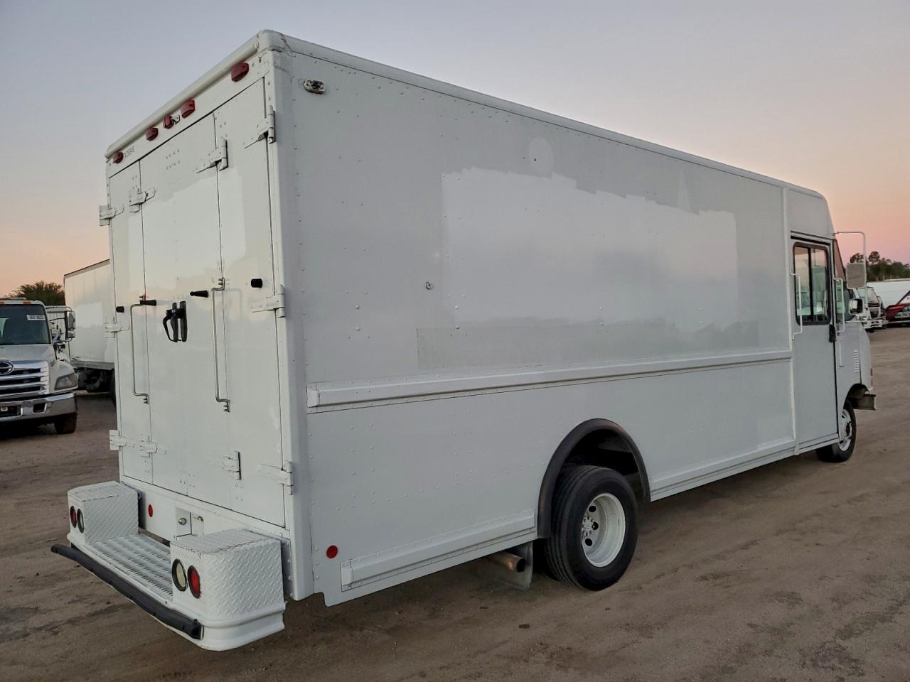 Lot #3302633027 2001 FORD ECONOLINE