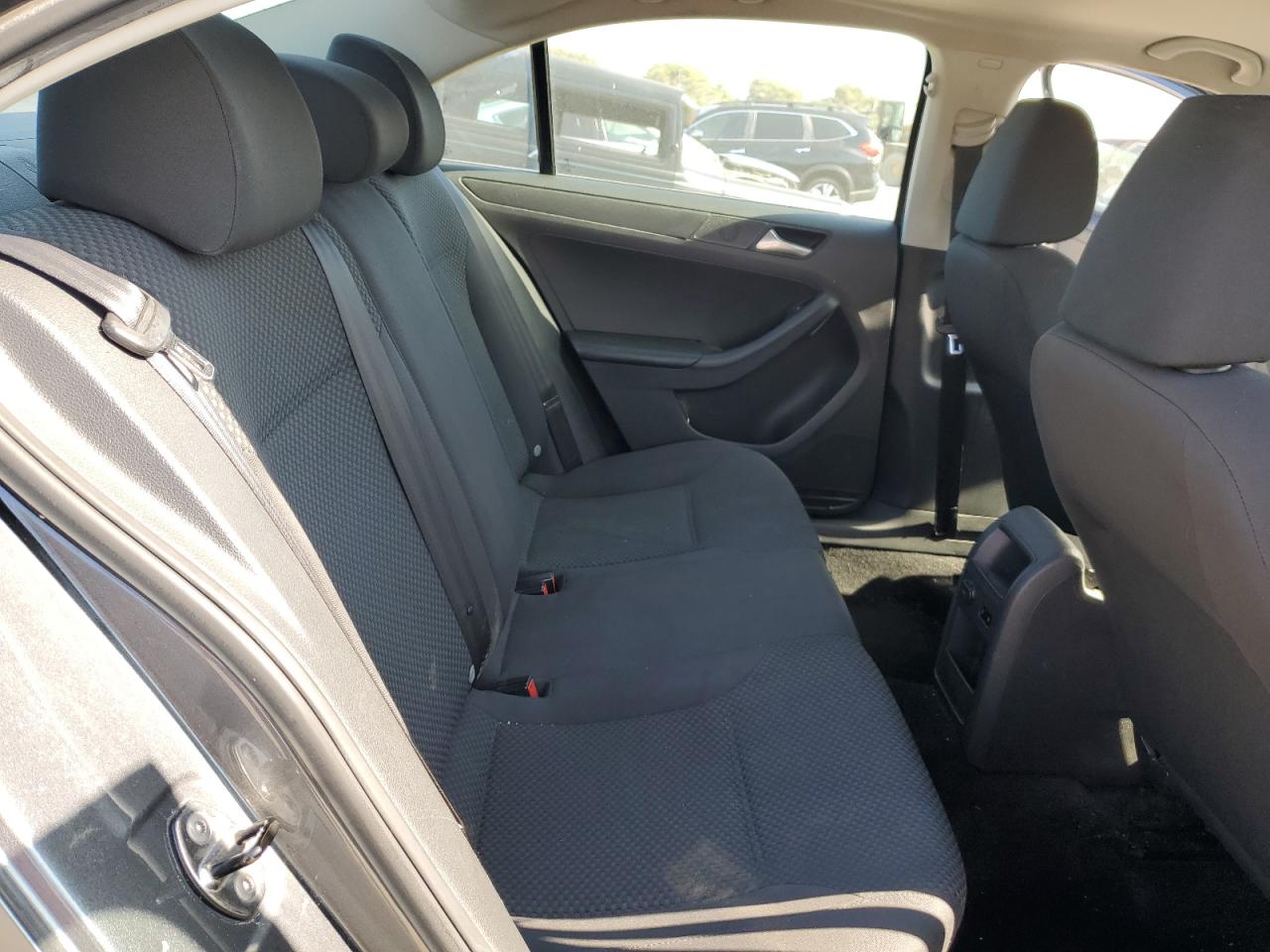 VOLKSWAGEN JETTA BASE