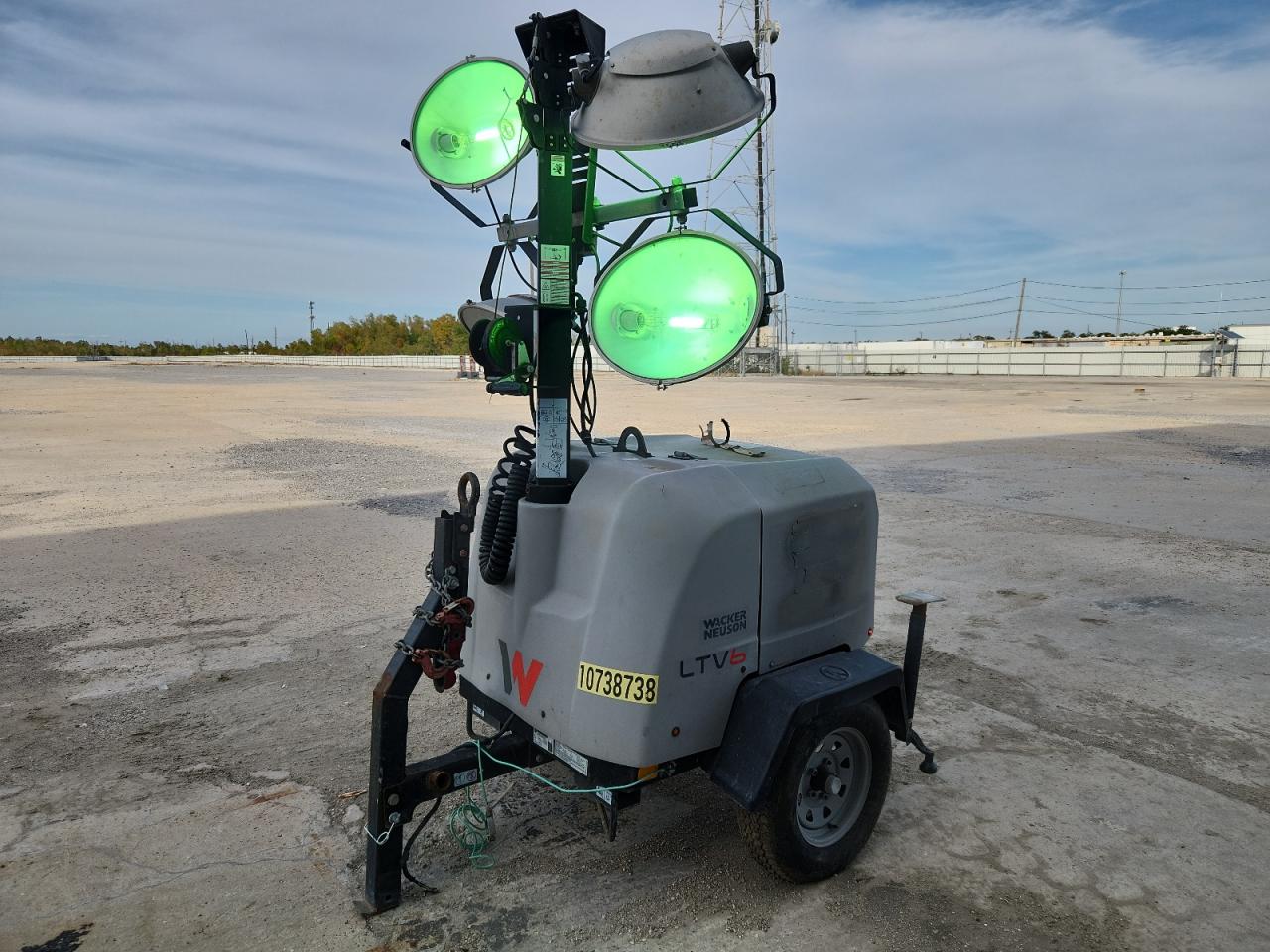 Lot #3304560473 2000 WACKE LIGHTTOWER