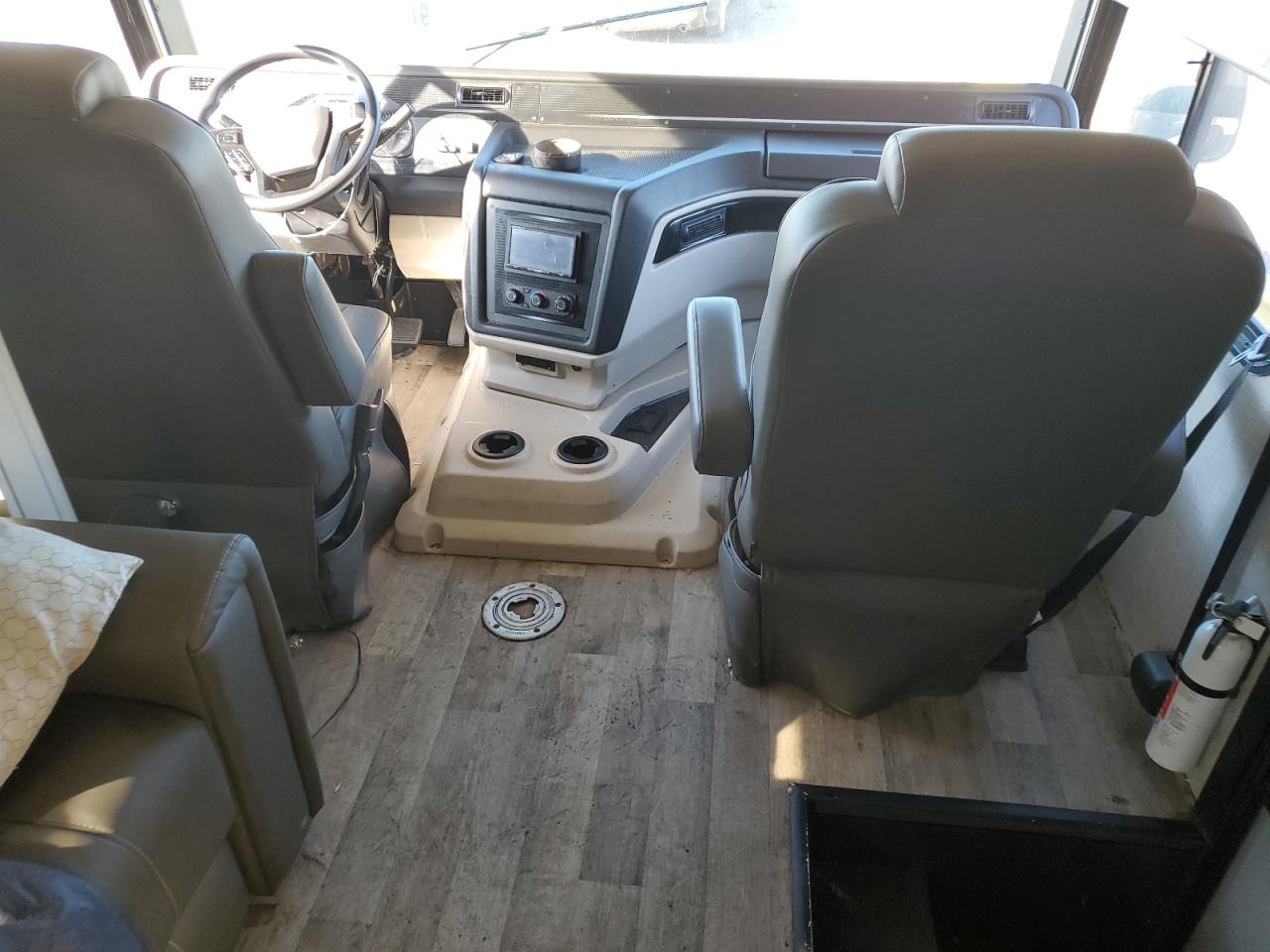 Lot #3282499907 2022 FORD F53