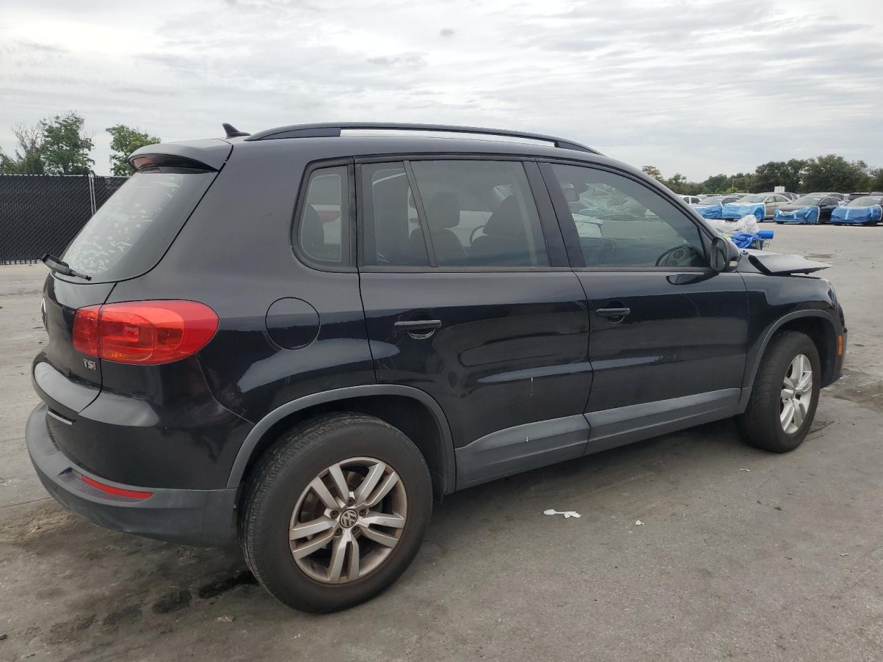 VOLKSWAGEN TIGUAN S