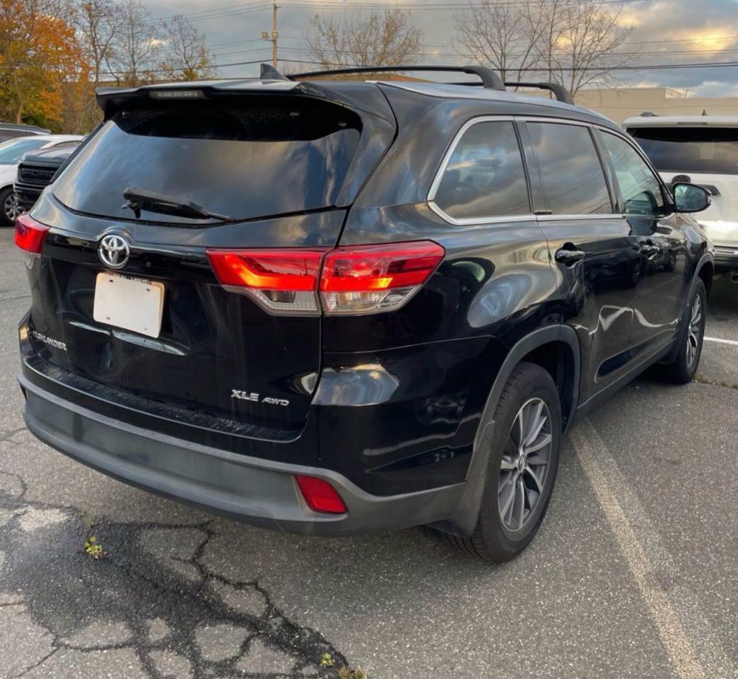 TOYOTA HIGHLANDER SE
