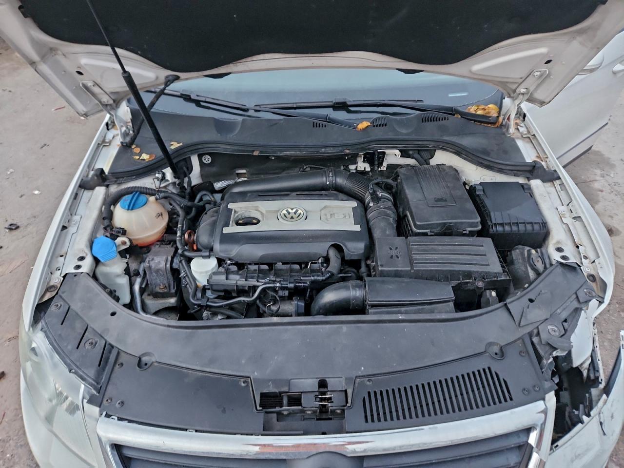 VOLKSWAGEN PASSAT KOMFORT