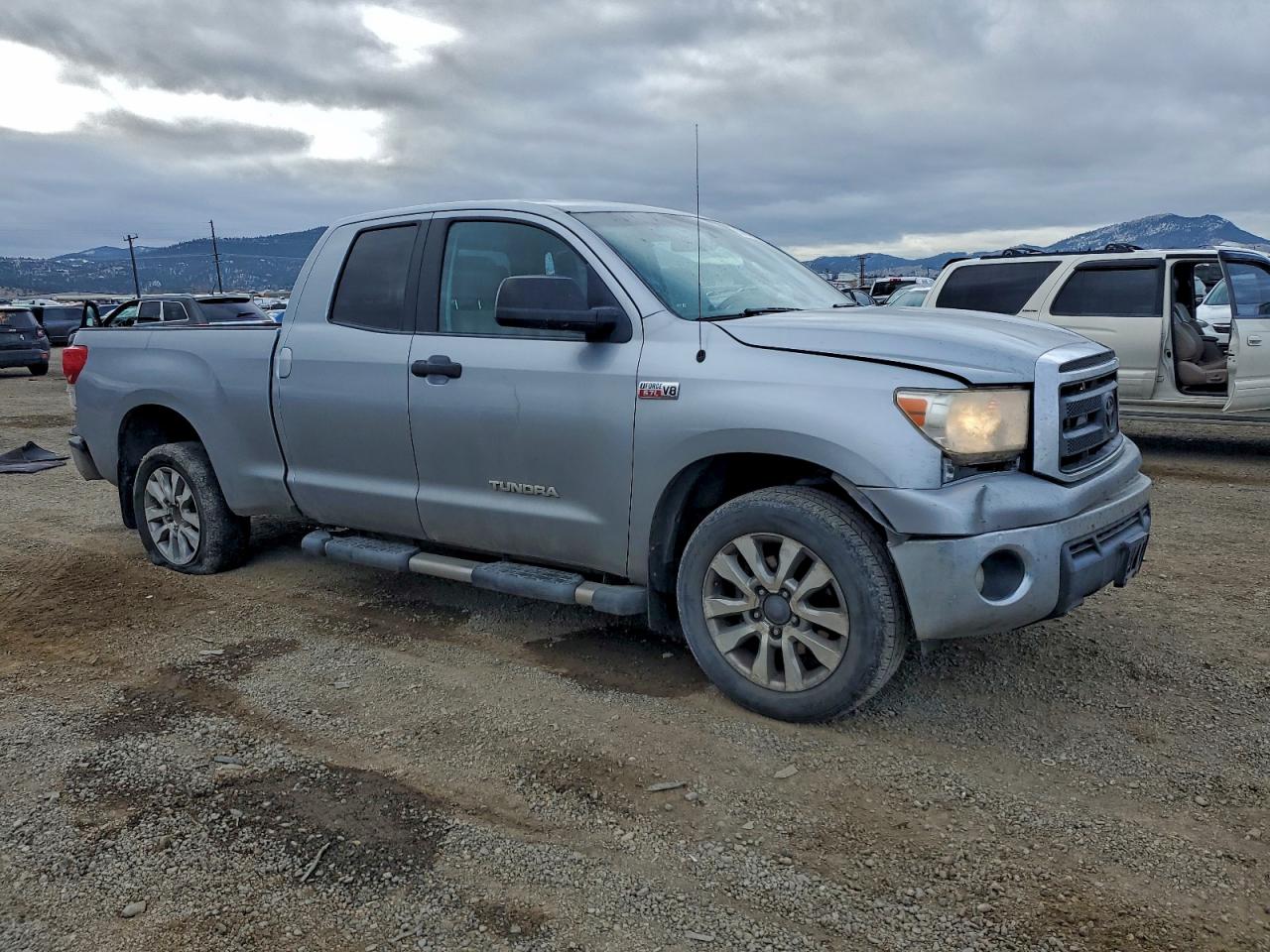 TOYOTA TUNDRA DOUBLE CAB SR5