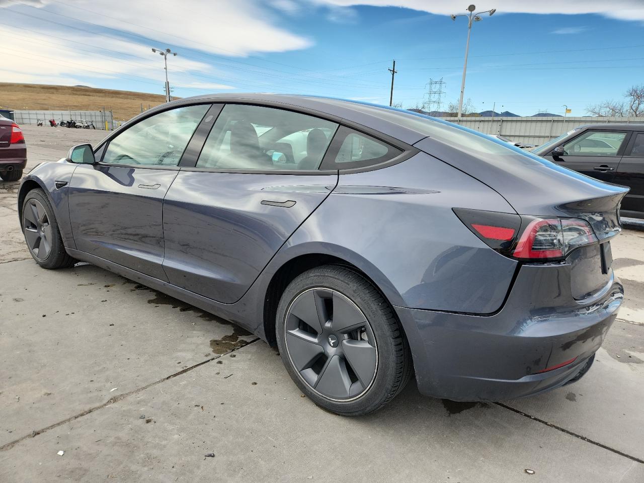 TESLA MODEL 3