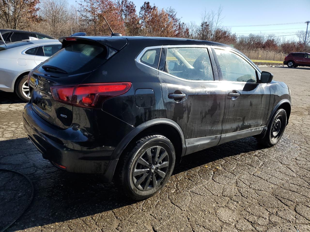 NISSAN ROGUE SPORT S