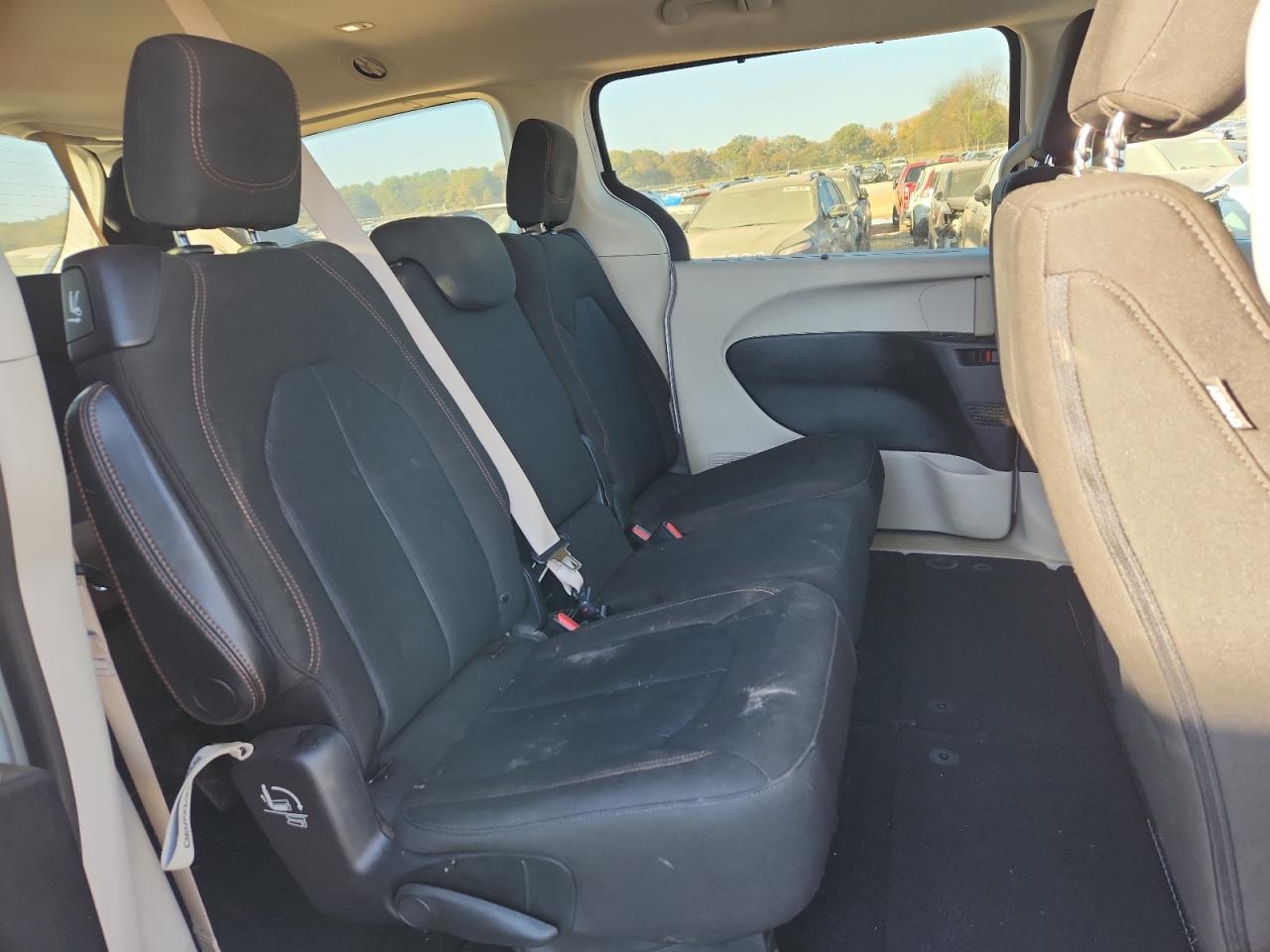 CHRYSLER PACIFICA TOURING