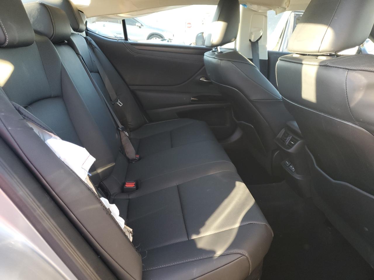 LEXUS ES 300H BASE