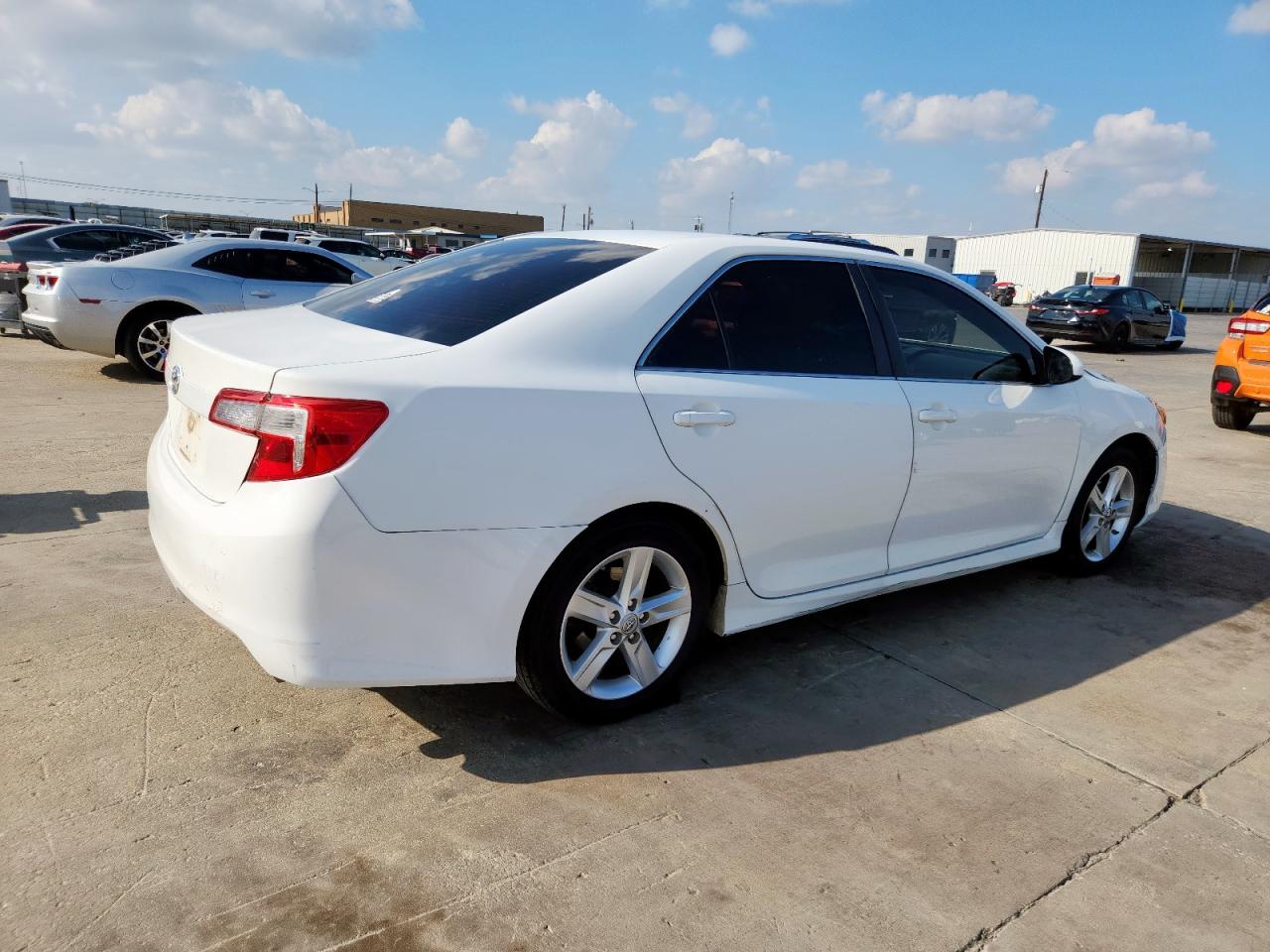 TOYOTA CAMRY L