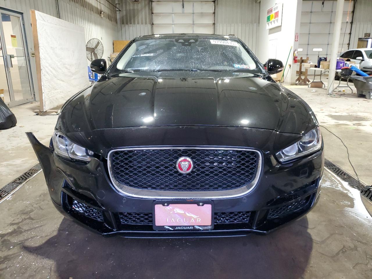 JAGUAR XE PREMIUM