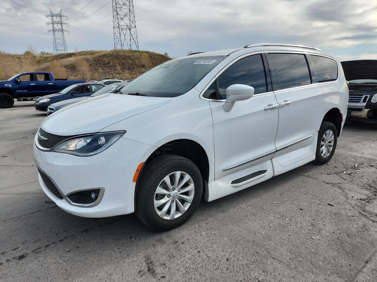 CHRYSLER PACIFICA TOURING L