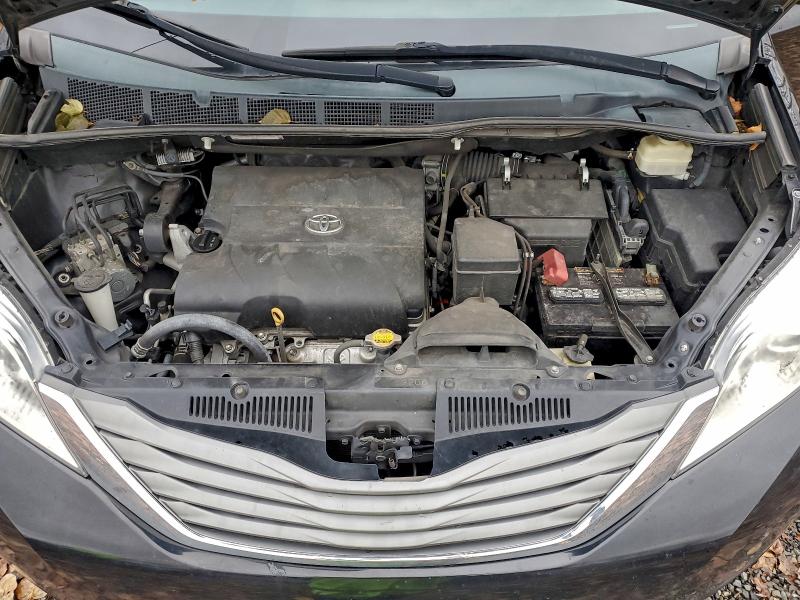 2014 TOYOTA SIENNA XLE #3301909474