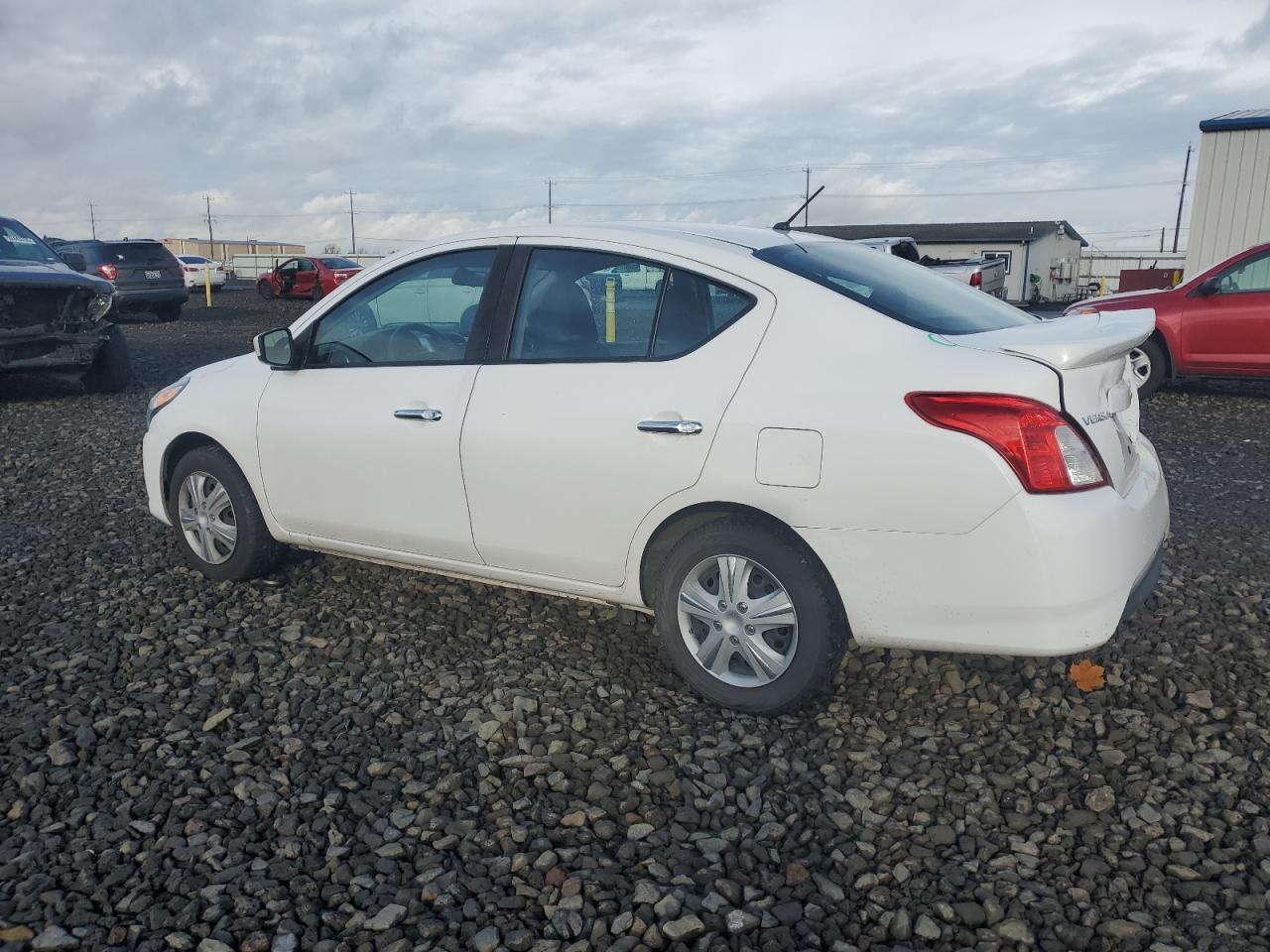 NISSAN VERSA S
