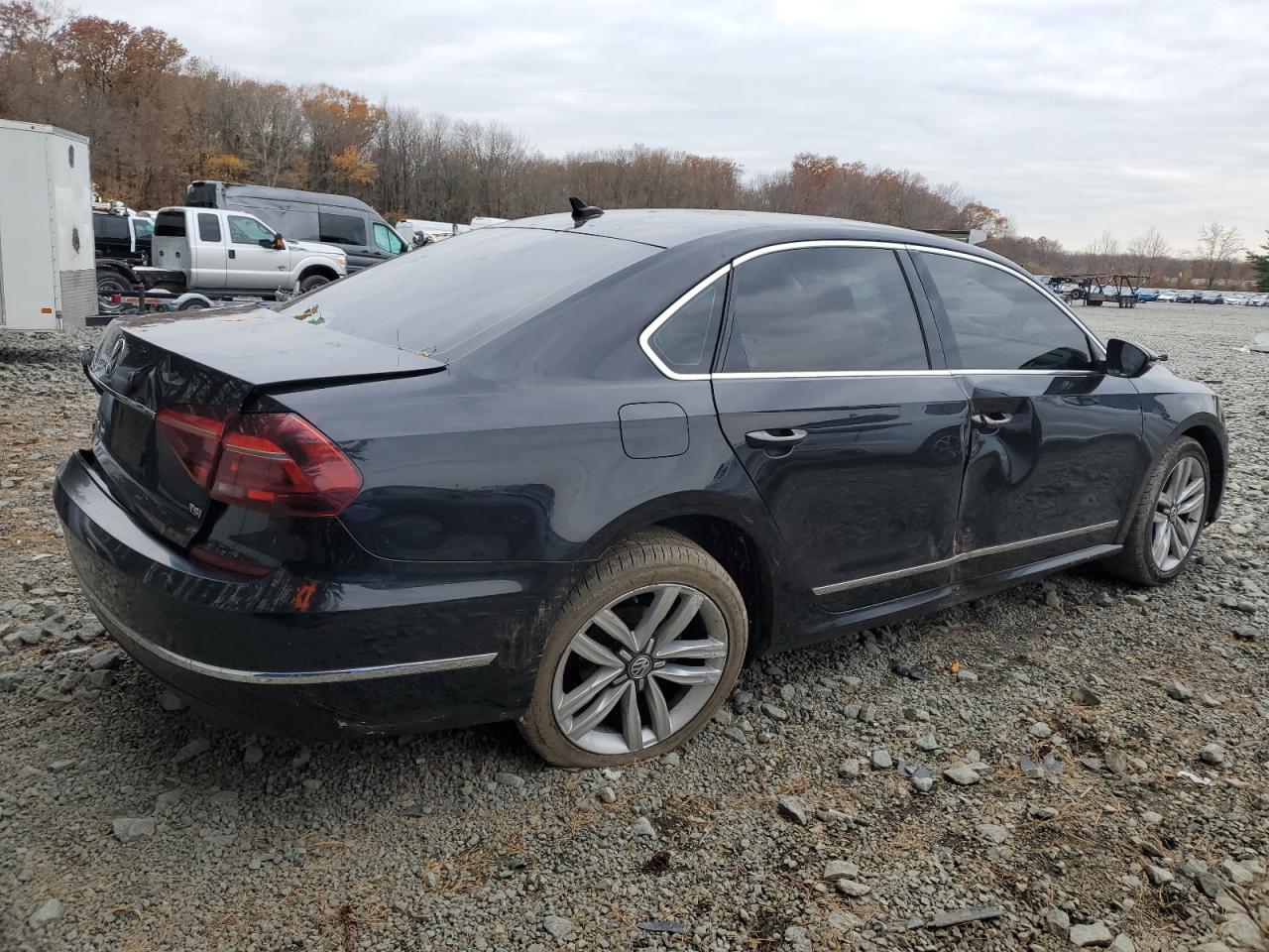 VOLKSWAGEN PASSAT SE