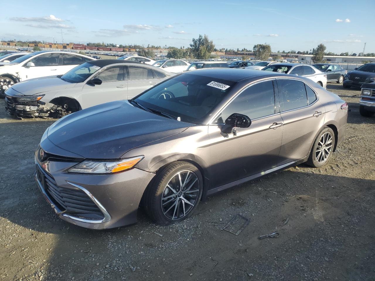 TOYOTA CAMRY XLE