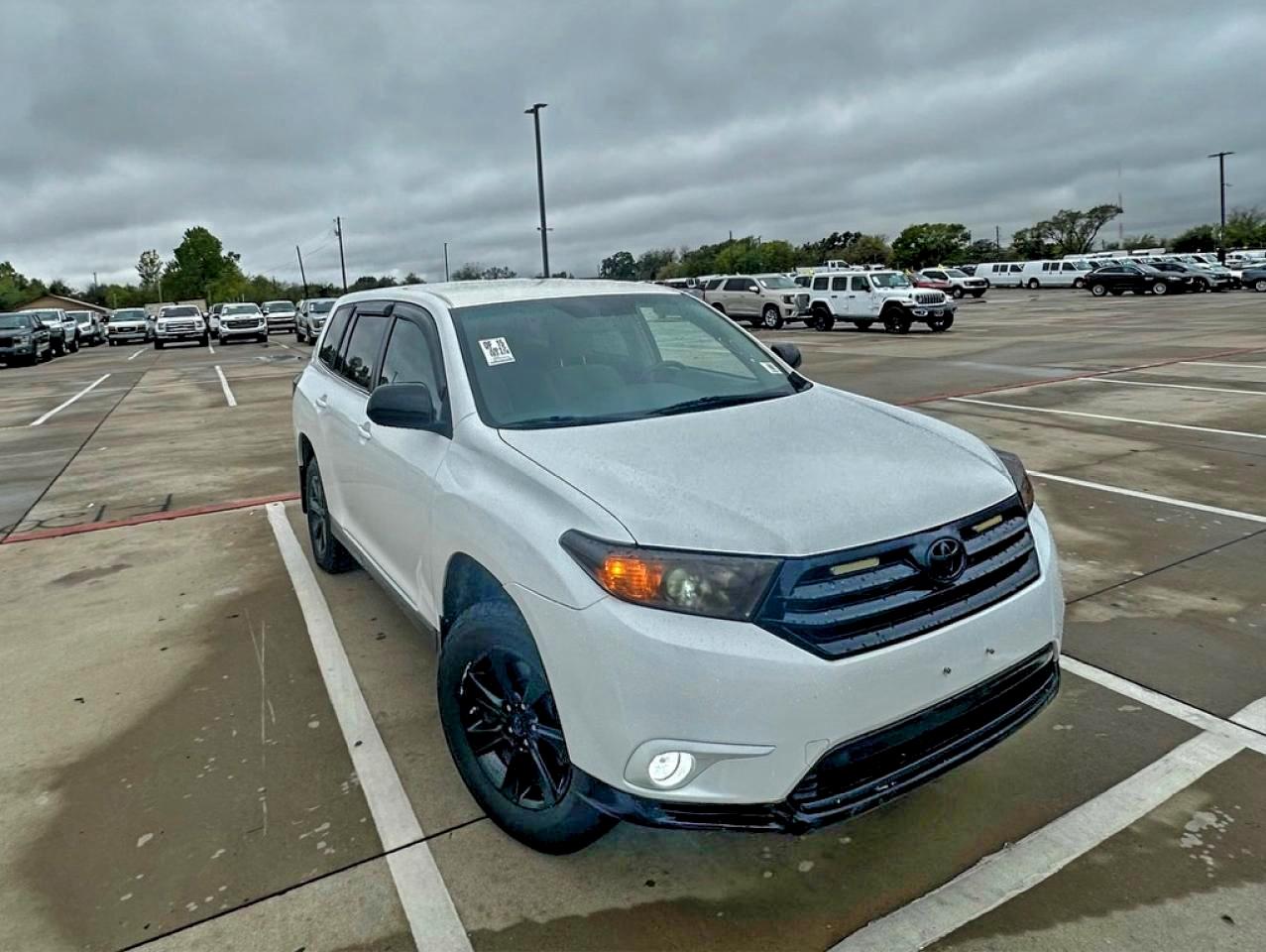TOYOTA HIGHLANDER BASE