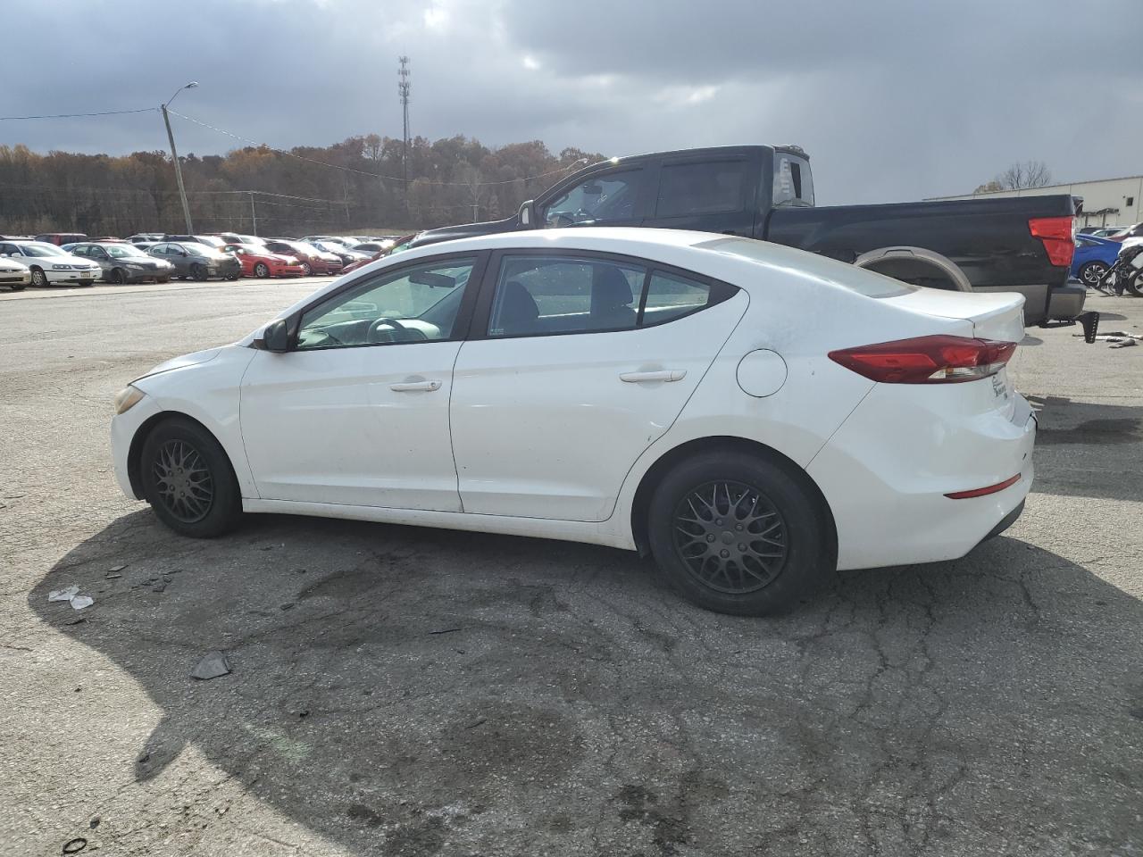 HYUNDAI ELANTRA SE