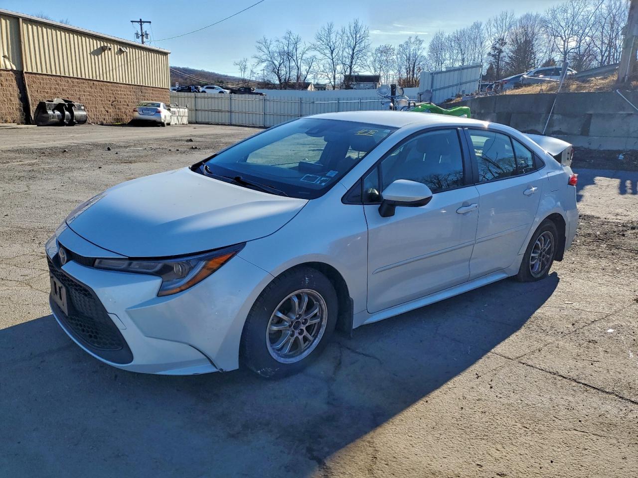 Lot #3318871024 2022 TOYOTA COROLLA LE