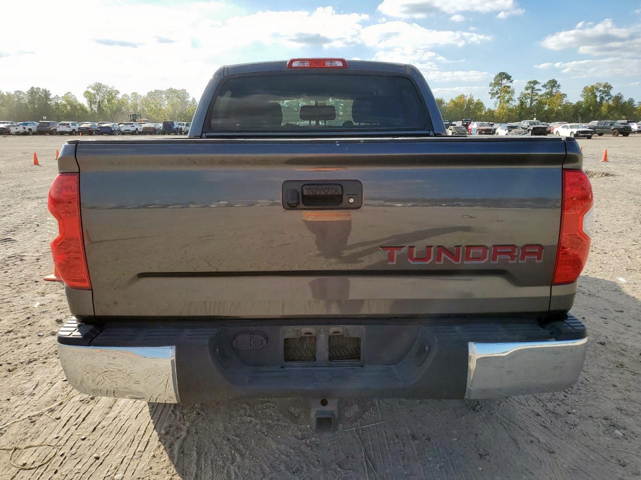 TOYOTA TUNDRA CREWMAX SR5