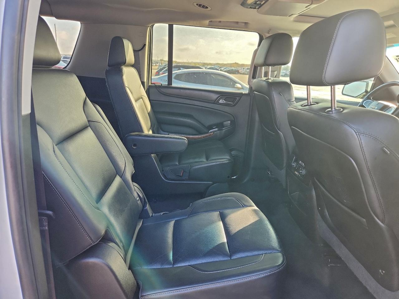 CHEVROLET SUBURBAN C1500 LTZ