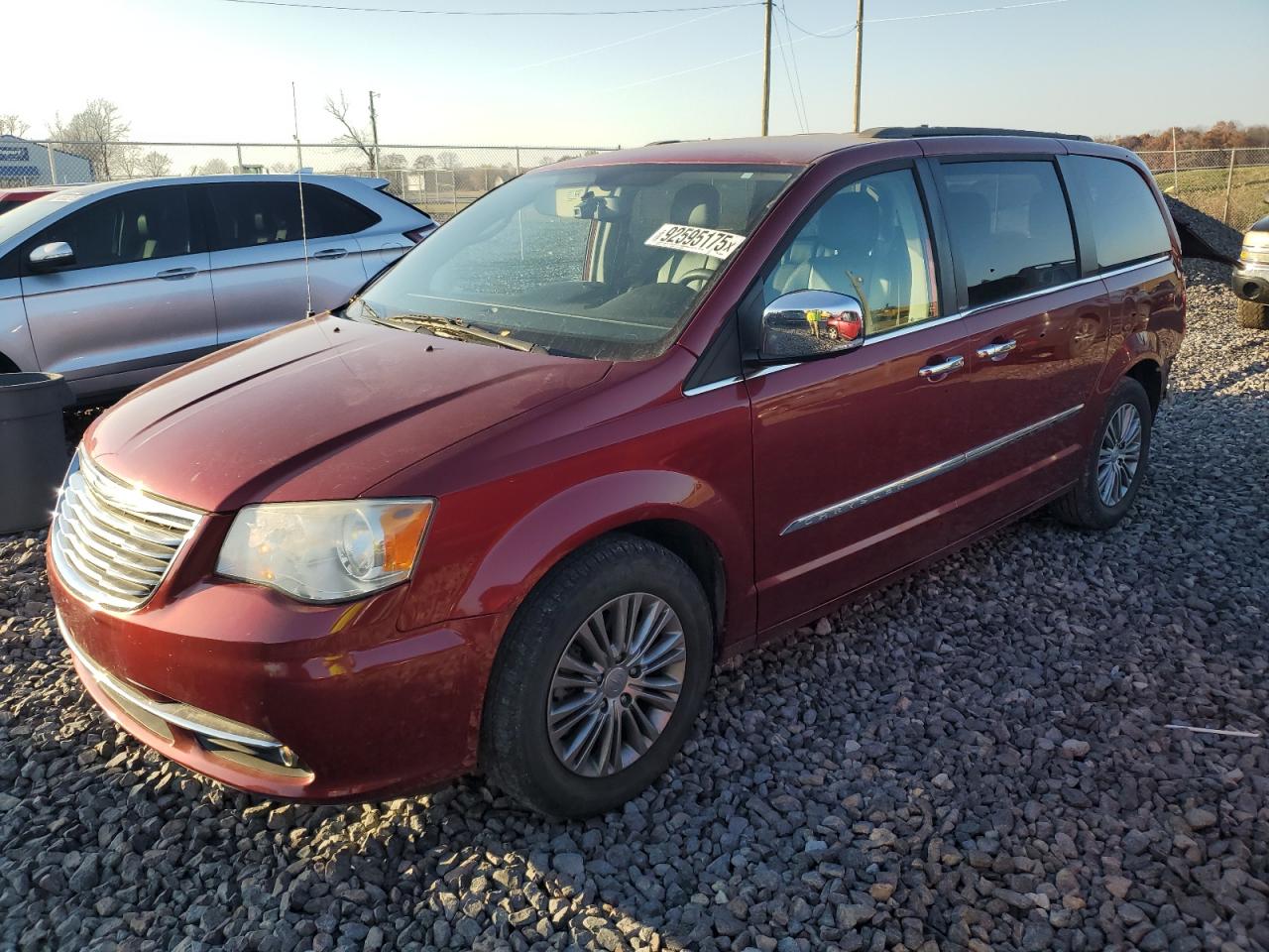 CHRYSLER TOWN & COUNTRY TOURING L