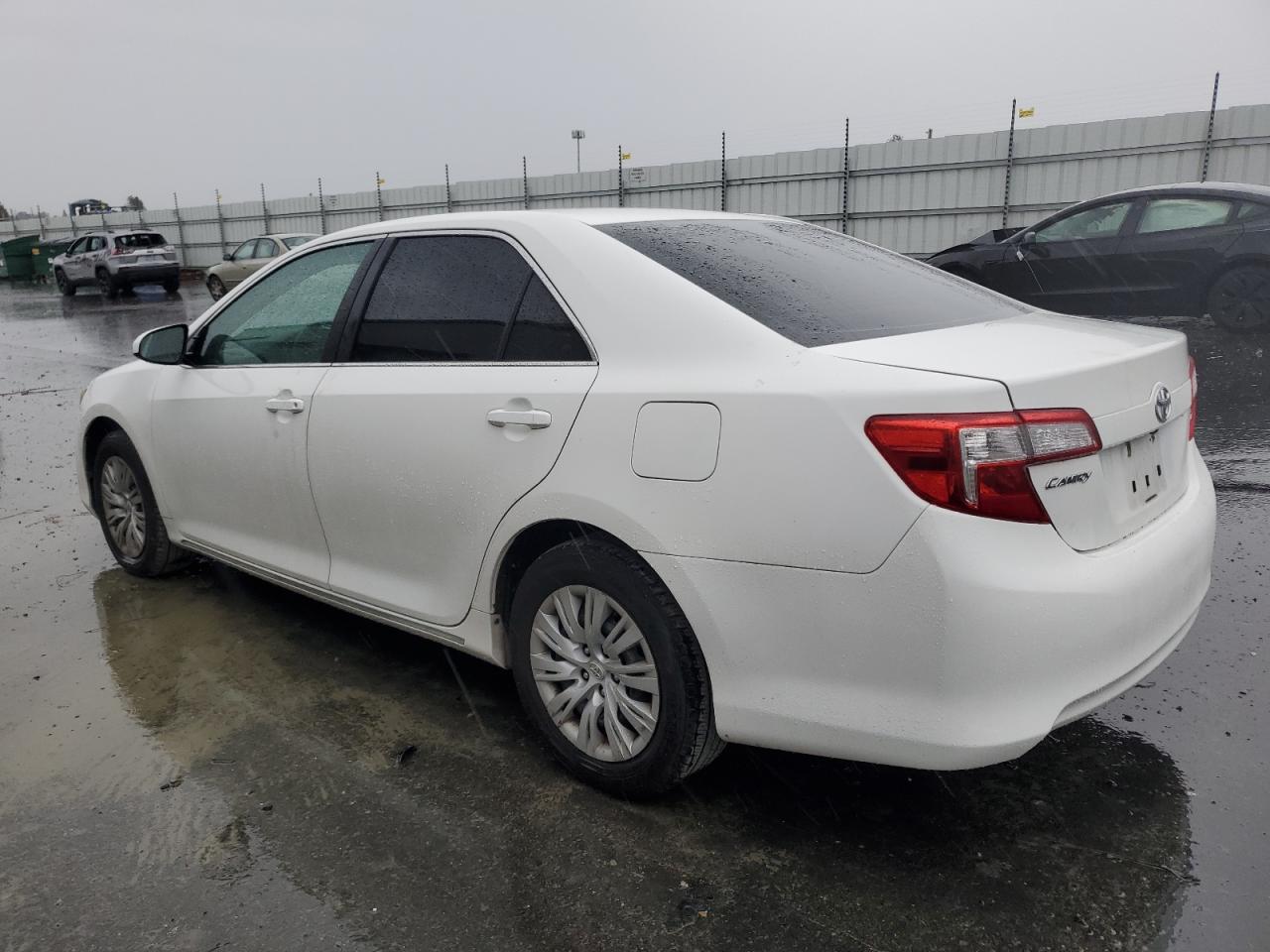 TOYOTA CAMRY BASE