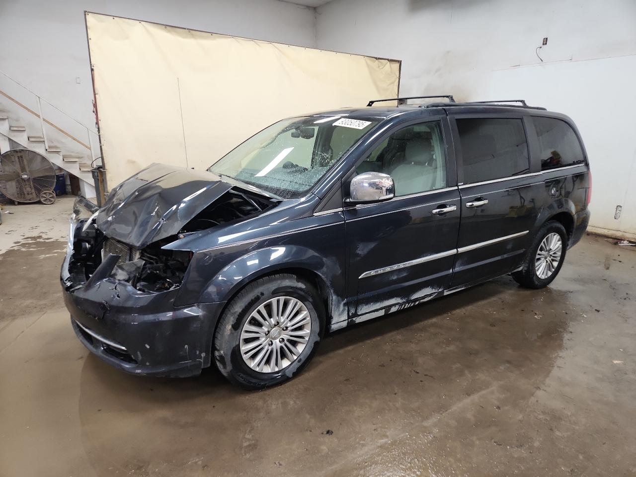 CHRYSLER TOWN & COUNTRY TOURING L