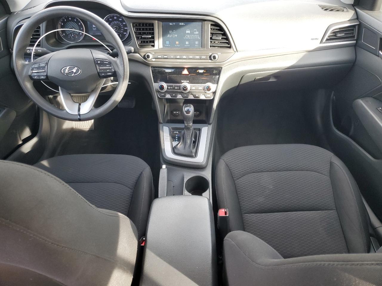 HYUNDAI ELANTRA SEL