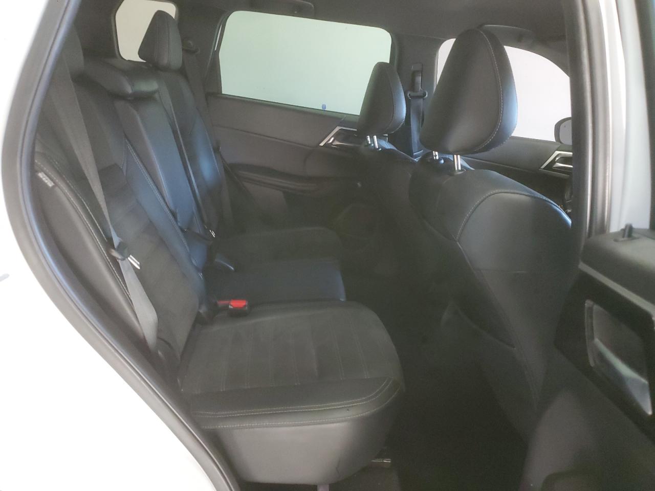 MITSUBISHI OUTLANDER SE