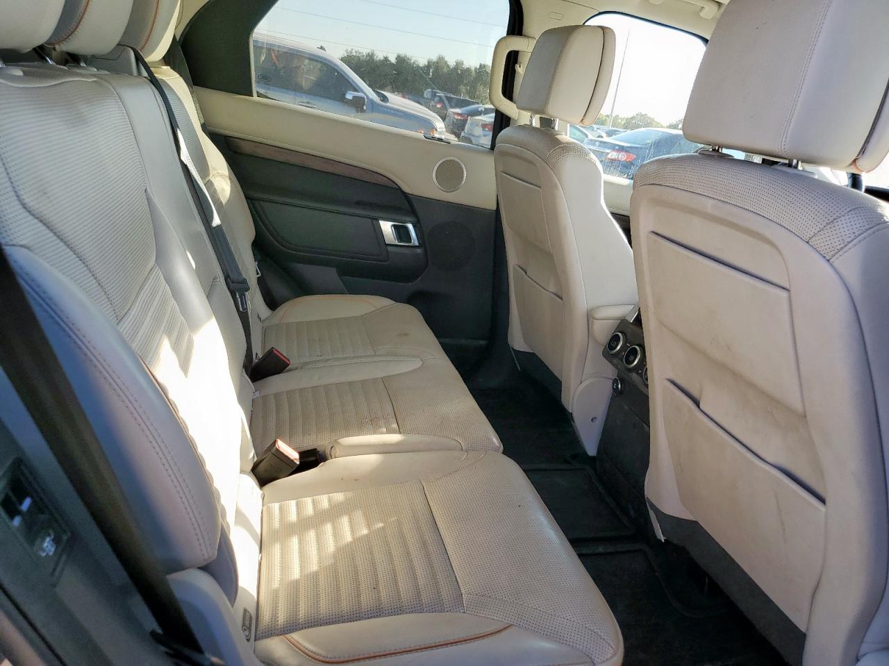 LAND ROVER DISCOVERY HSE LUXURY