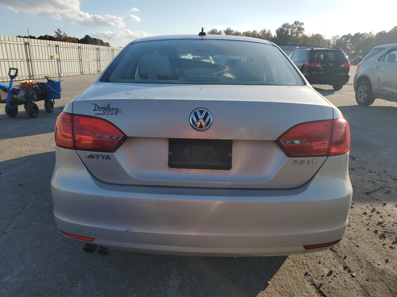 VOLKSWAGEN JETTA SE