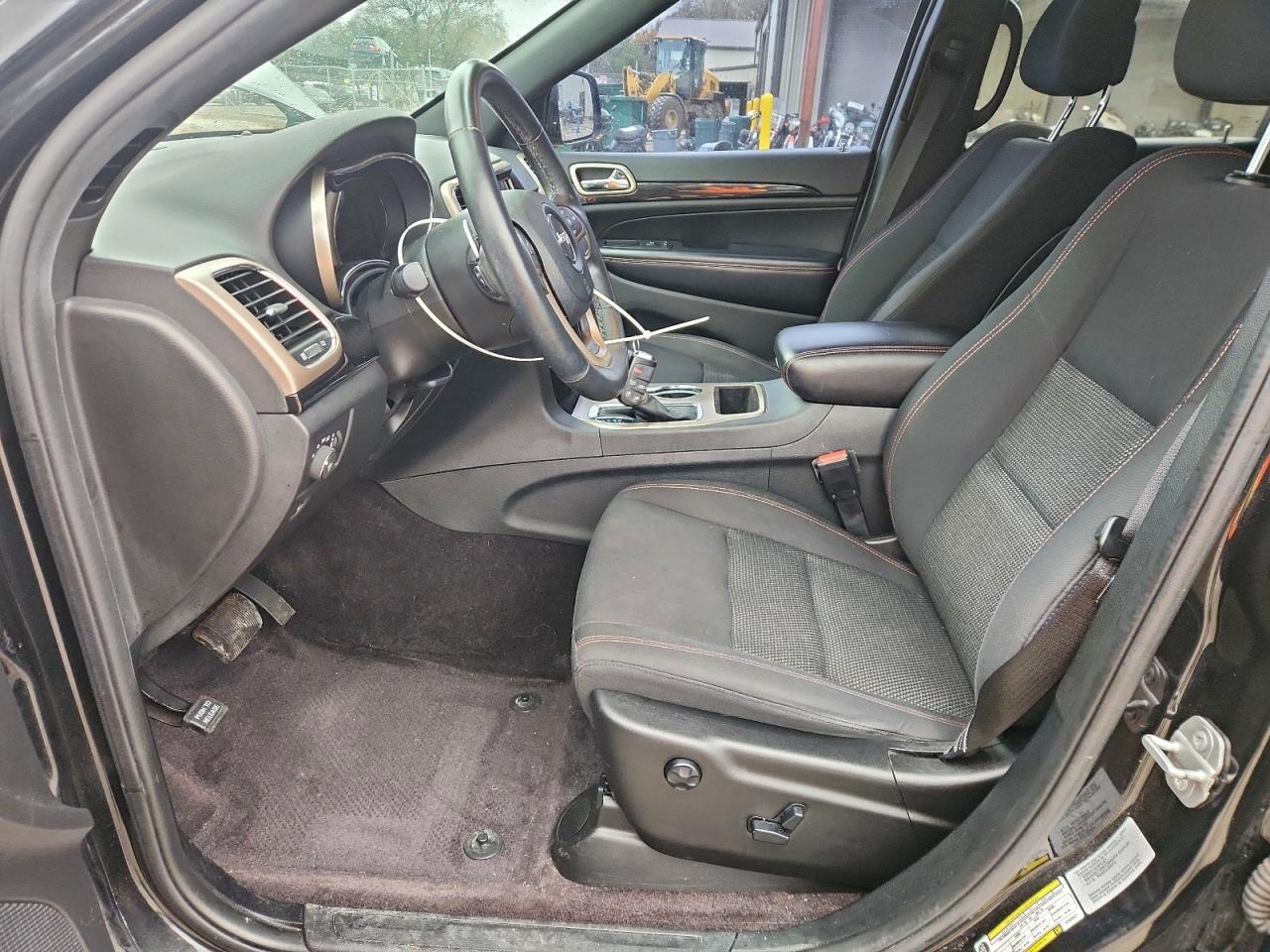 JEEP GRAND CHEROKEE LAREDO