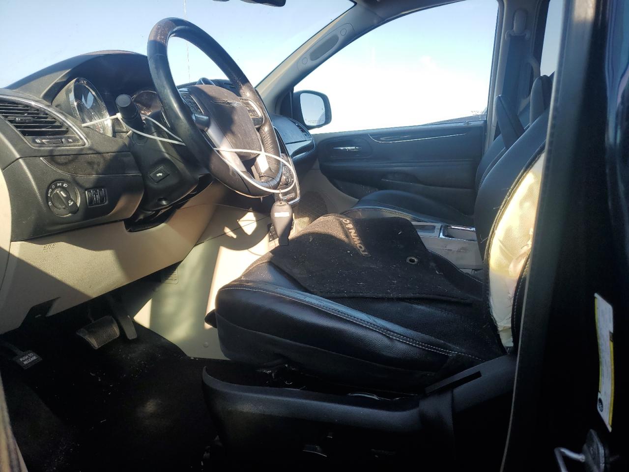 CHRYSLER TOWN & COUNTRY TOURING L