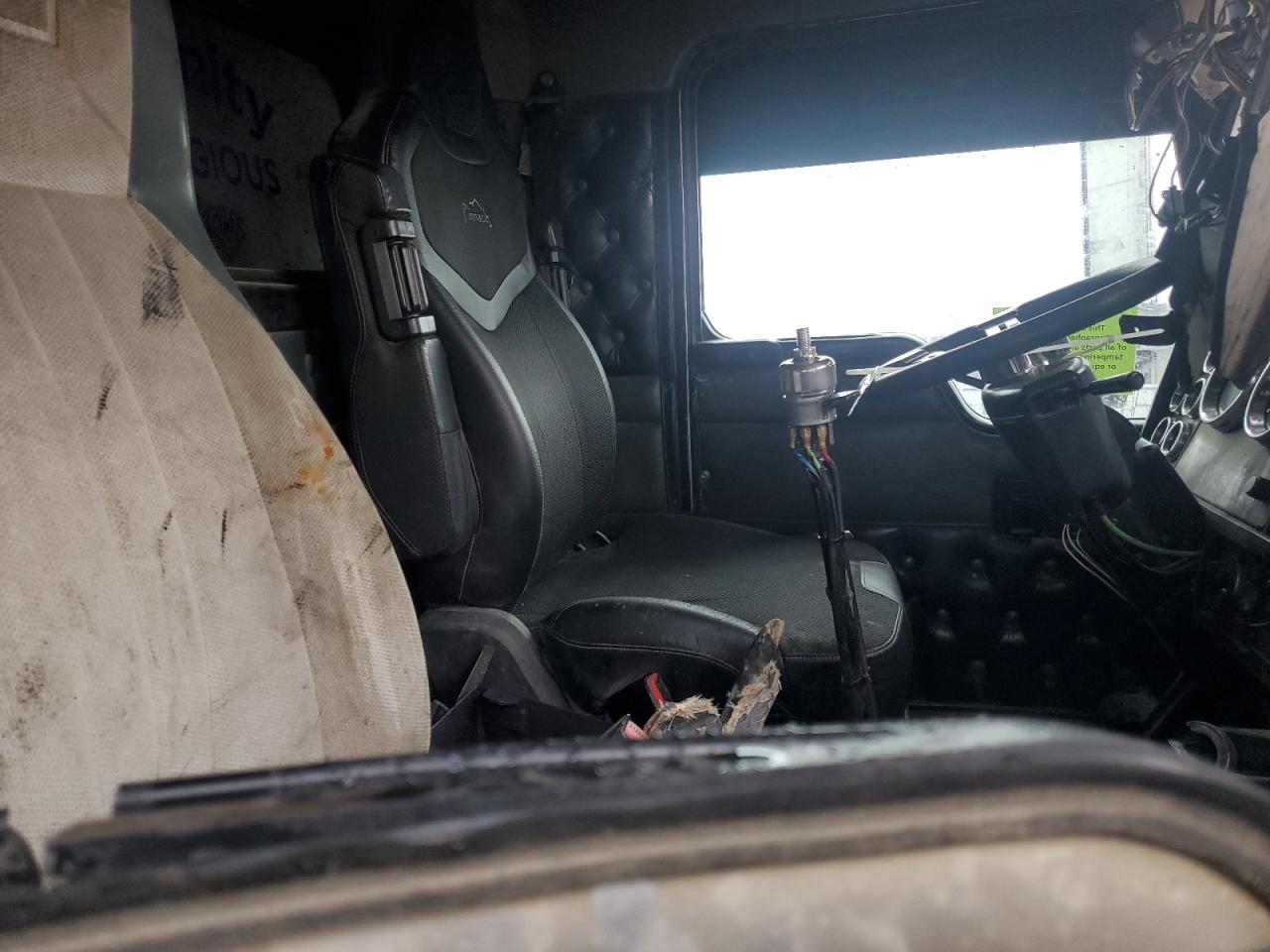 Lot #3302859938 1999 KENWORTH T800