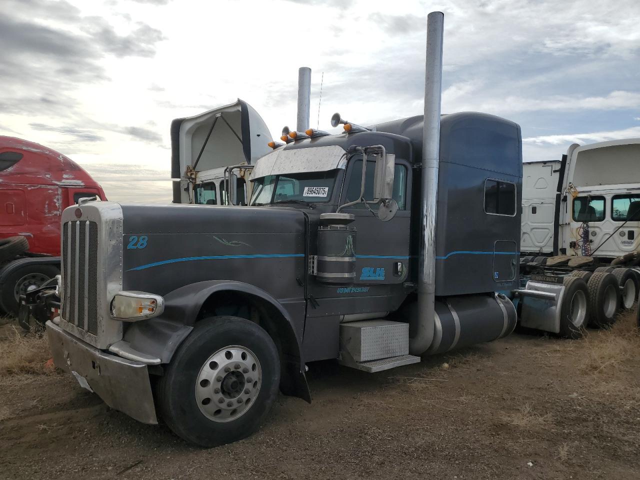 Lot #3296605034 2011 PETERBILT 386