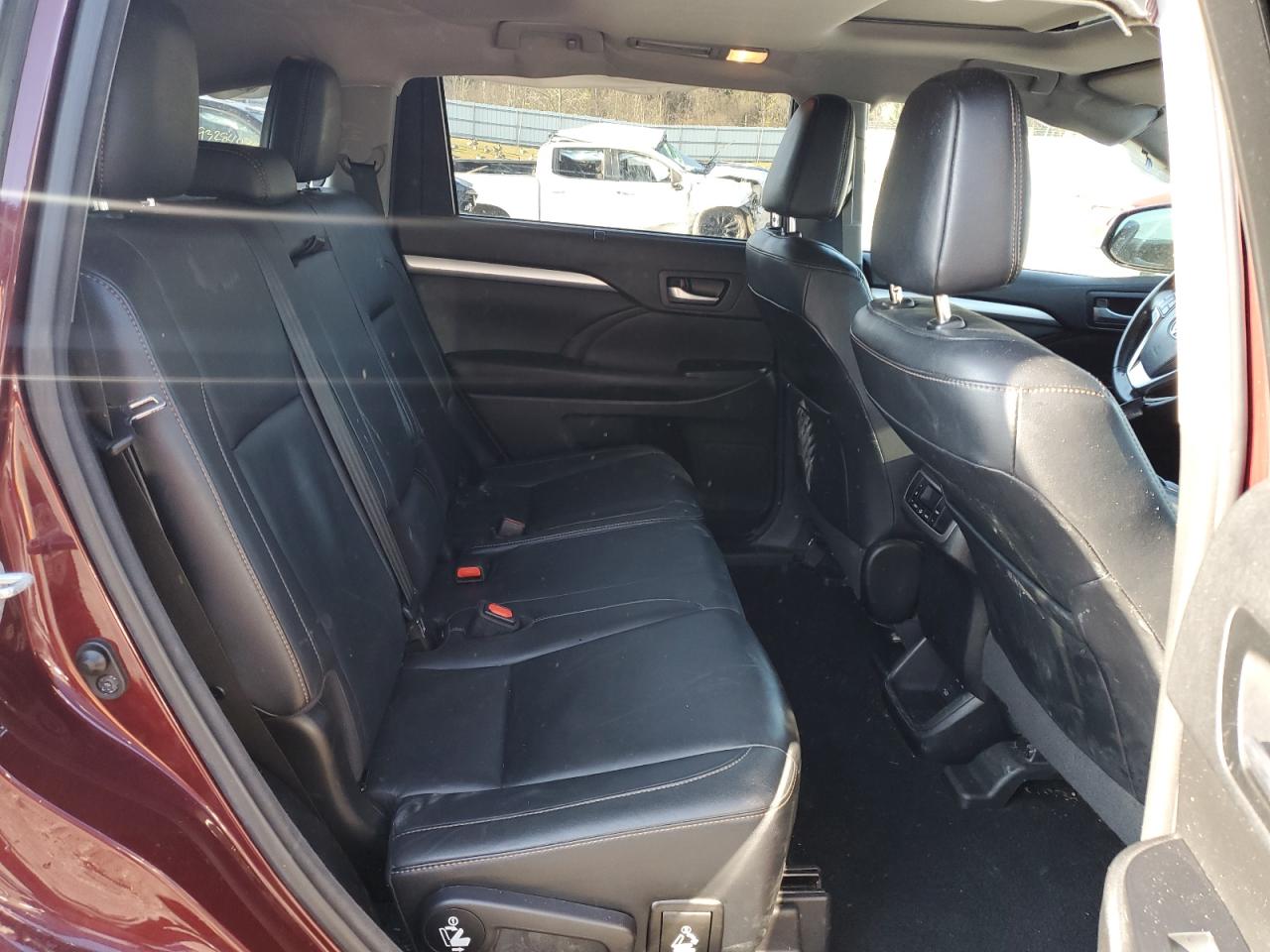 TOYOTA HIGHLANDER SE