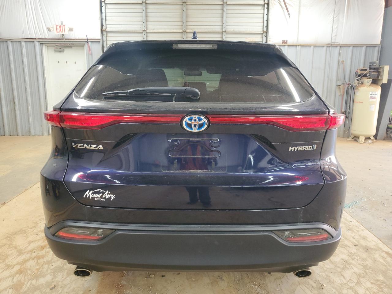 TOYOTA VENZA LE