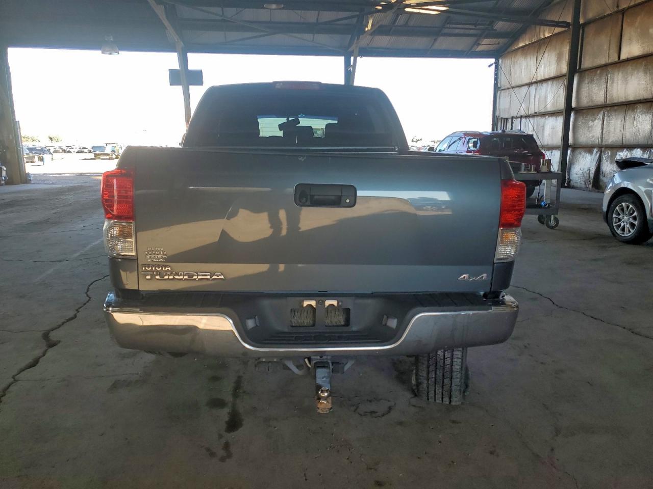 TOYOTA TUNDRA CREWMAX SR5