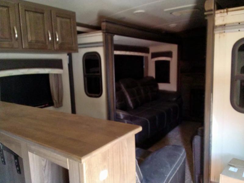 2017 EVGR SERIES M-375RLBH #3281608389