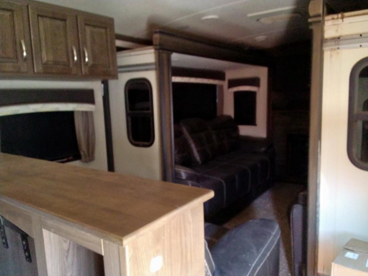 Lot #3281608389 2017 EVGR SERIES M-375RLBH