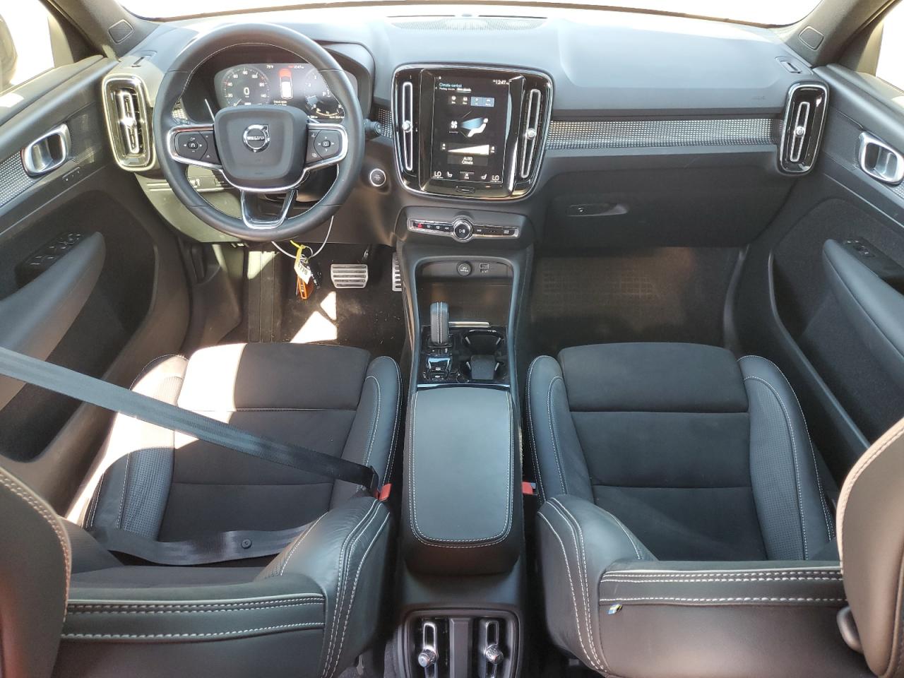 VOLVO XC40 T5 R-DESIGN