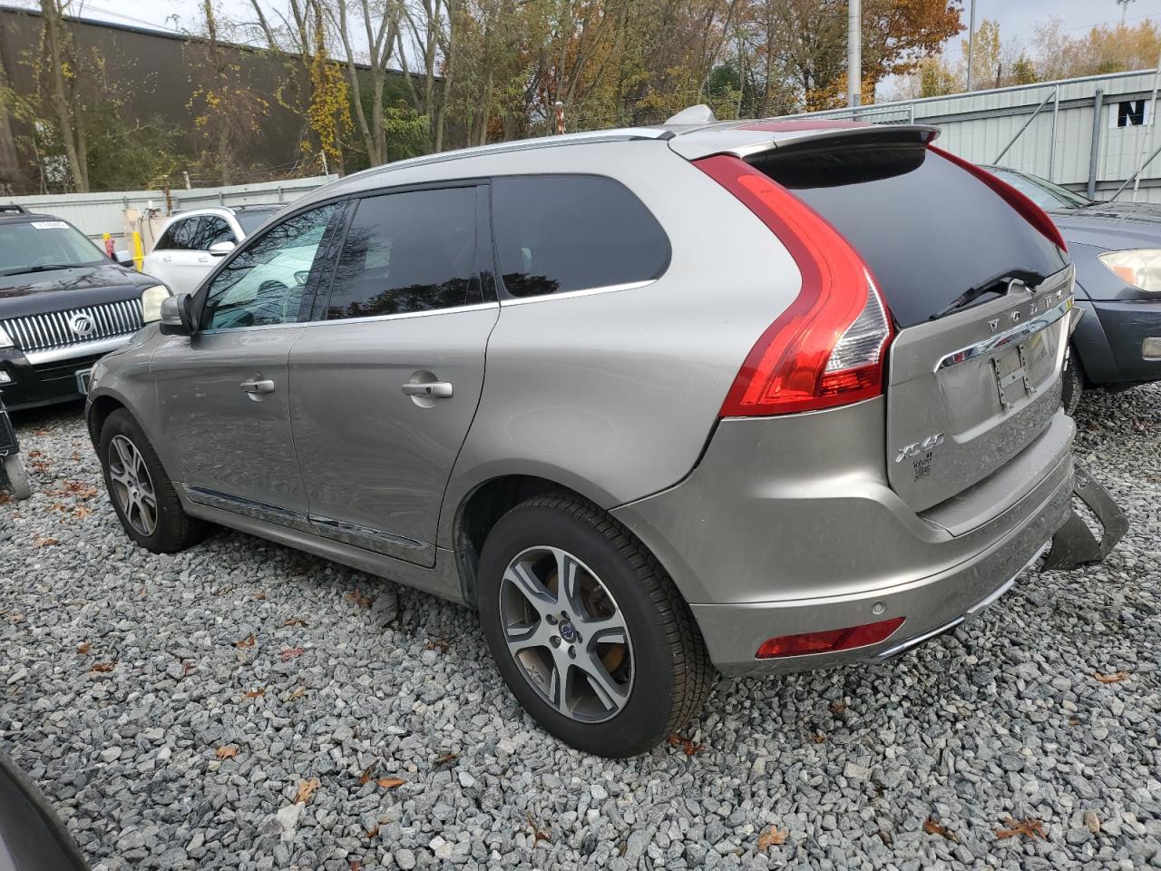 VOLVO XC60 T6 PREMIER